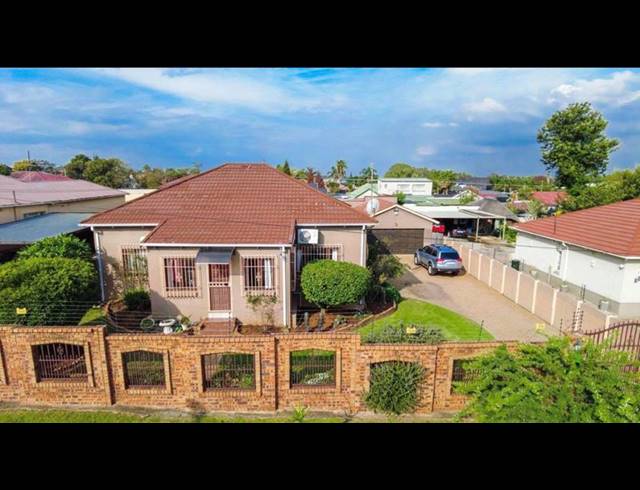 4 BEDROOM HOUSE FOR SALE IN PRIMROSE